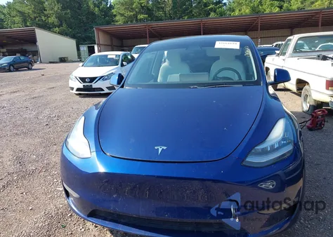 2020 Tesla Model Y Long Range Dual Motor All-Wheel Drive z USA, uszkodzony, nr VIN 5YJYGDEE5LF046424